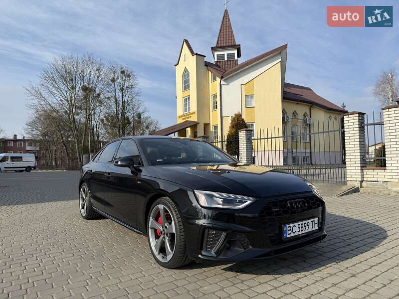 Седан Audi A4 2022 в Львові