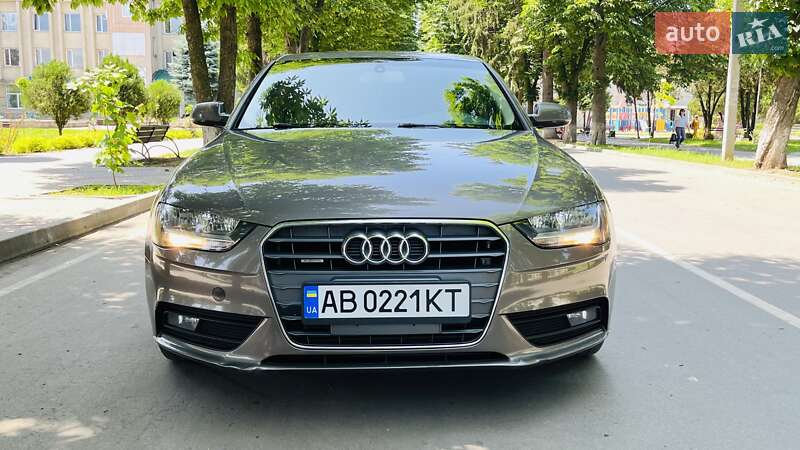 Седан Audi A4 2014 в Ямполе
