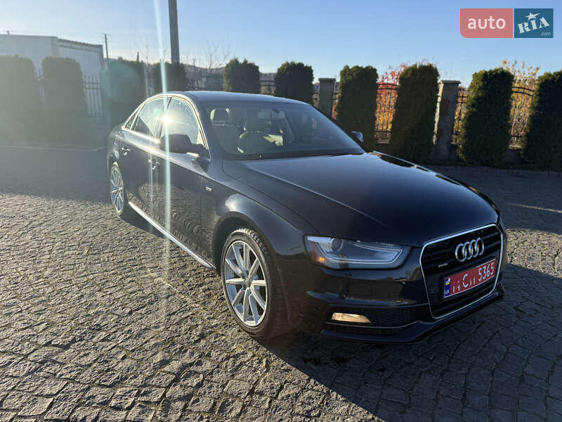 Седан Audi A4 2015 в Жовкве