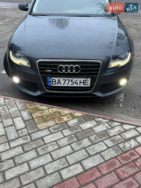 Седан Audi A4 2010 в Кропивницком