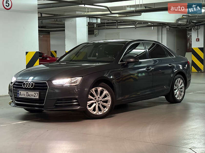 Седан Audi A4 2016 в Днепре
