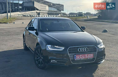 Седан Audi A4 2012 в Львове