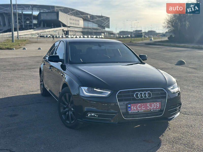 Седан Audi A4 2012 в Львове Седан Audi A4 2012 в Львове