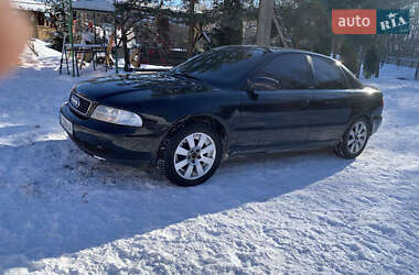 Седан Audi A4 1998 в Калиновке