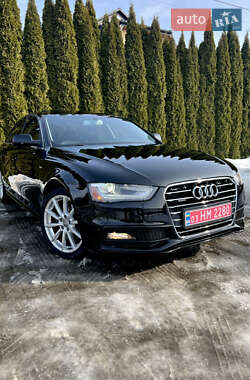 Седан Audi A4 2015 в Самборе Седан Audi A4 2015 в Самборе