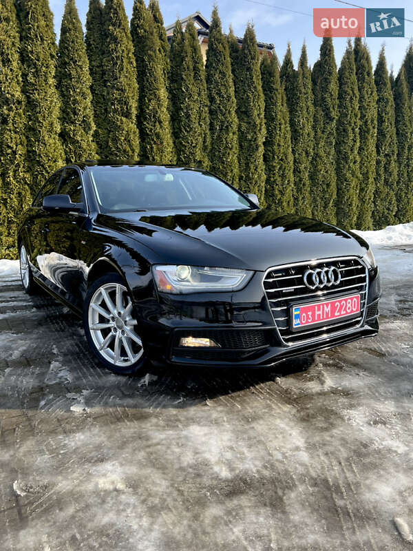 Седан Audi A4 2015 в Самборе Седан Audi A4 2015 в Самборе