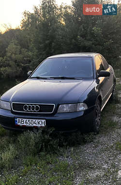 Седан Audi A4 1996 в Тыврове