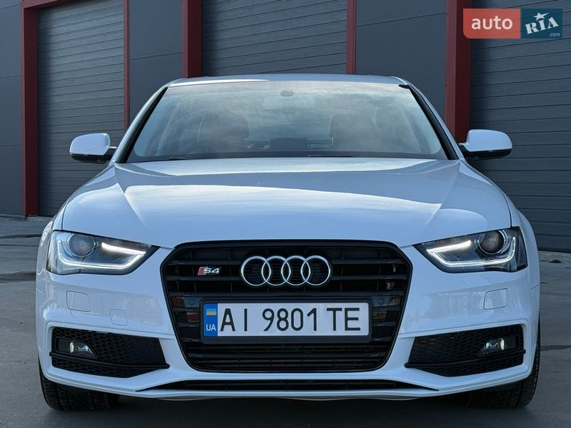 Седан Audi A4 2014 в Барышевке