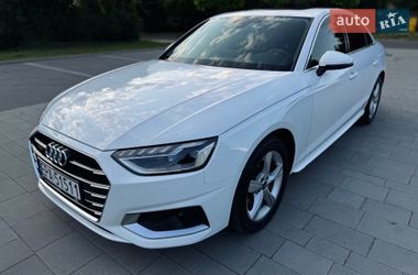 Седан Audi A4 2022 в Ужгороді