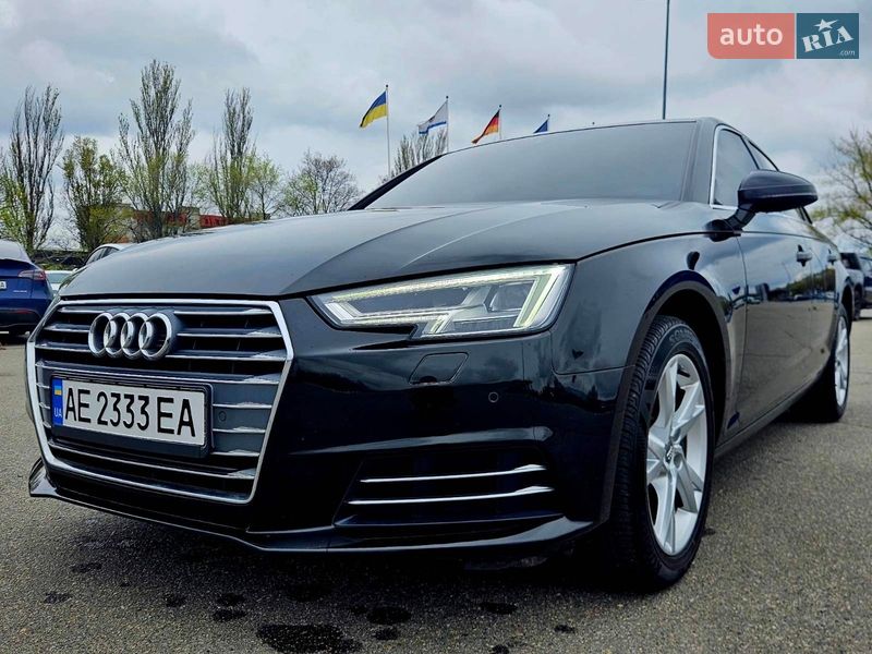 Седан Audi A4 2018 в Днепре
