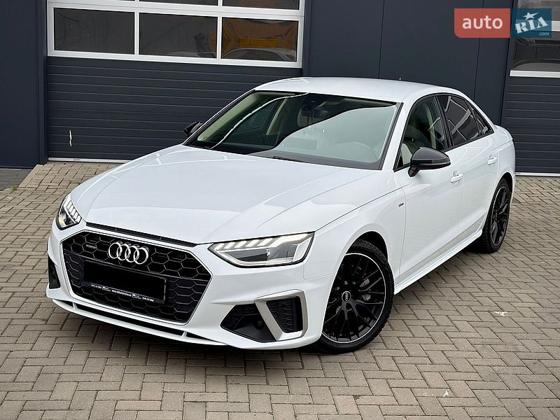 Седан Audi A4 2021 в Мукачевому