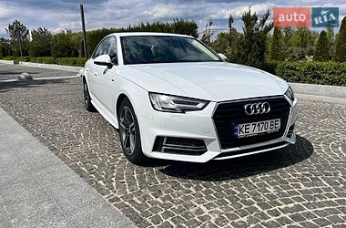 Седан Audi A4 2017 в Днепре