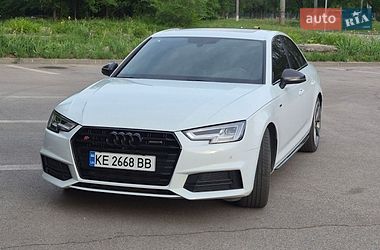 Седан Audi A4 2018 в Дніпрі