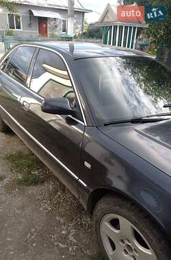 Седан Audi A8 2000 в Снятине