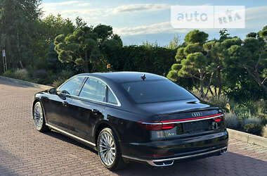 Седан Audi A8 2018 в Черновцах
