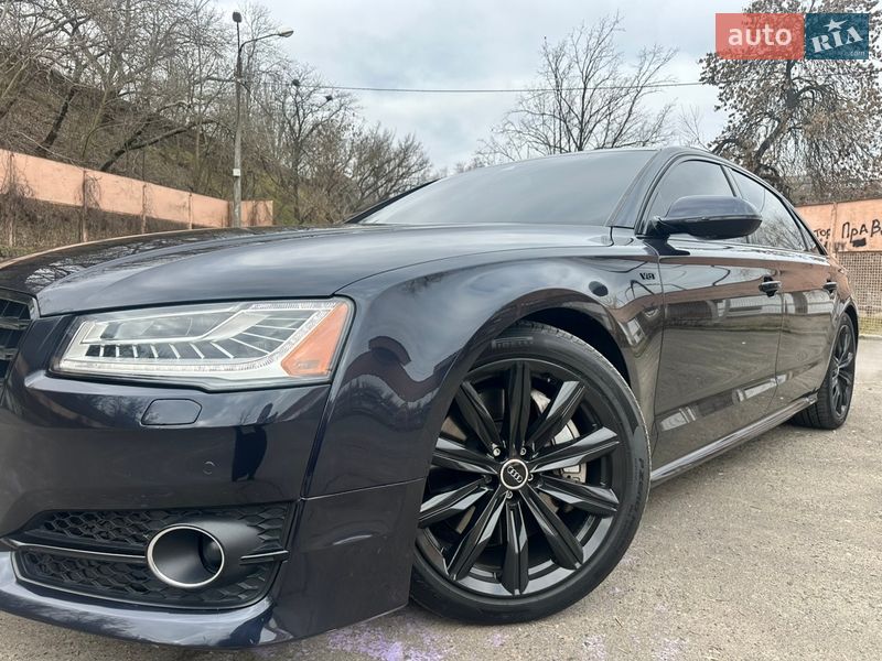 Седан Audi A8 2016 в Миколаєві