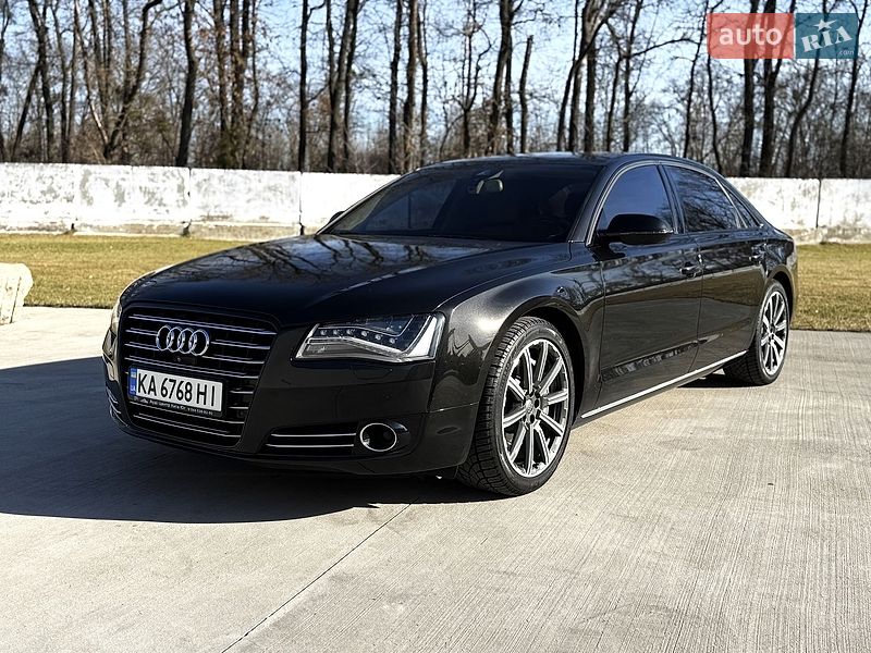 Седан Audi A8 2013 в Луцке