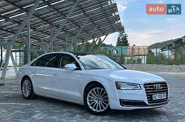Седан Audi A8 2016 в Черновцах