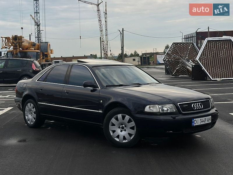 Седан Audi A8 2001 в Ровно