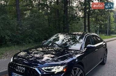 Седан Audi A8 2023 в Львове