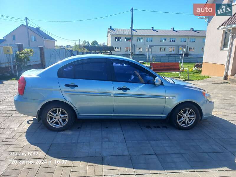 Седан Hyundai Accent 2007 в Микуличах