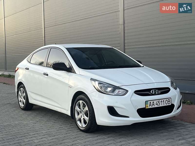Седан Hyundai Accent 2013 в Києві