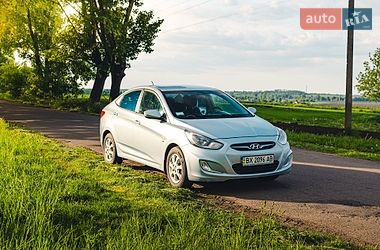 Седан Hyundai Accent 2012 в Староконстантинове