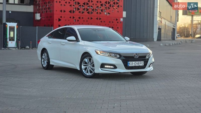 Седан Honda Accord 2017 в Киеве