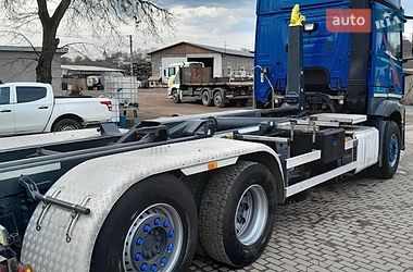 Контейнеровоз Mercedes-Benz Actros 2015 в Рогатине
