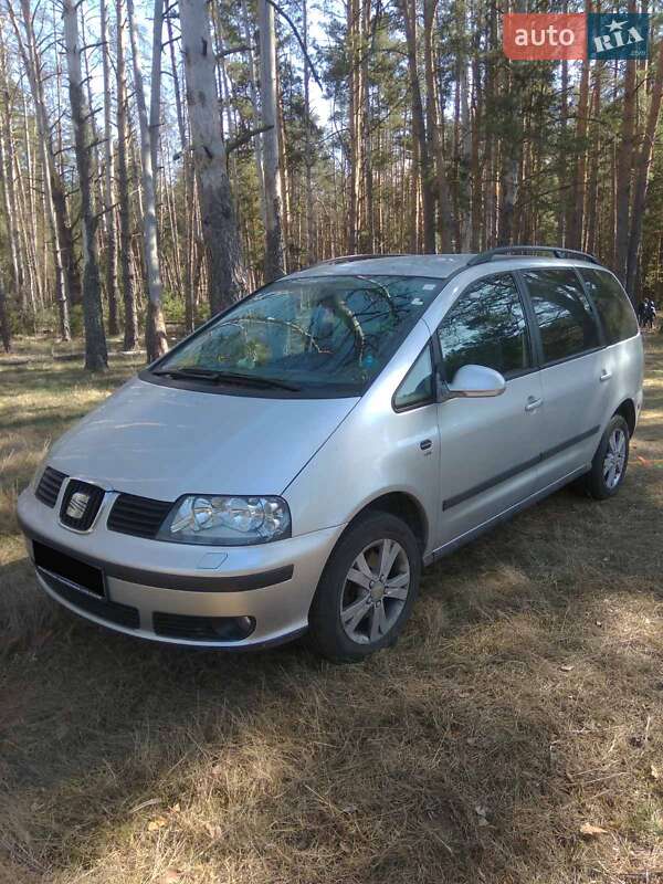 Минивэн SEAT Alhambra 2009 в Коростене Минивэн SEAT Alhambra 2009 в Коростене