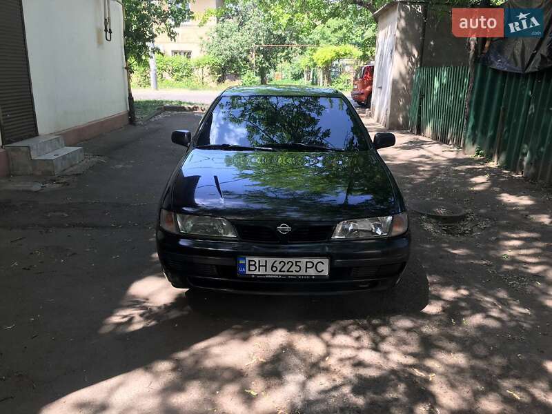 Седан Nissan Almera 1997 в Одессе