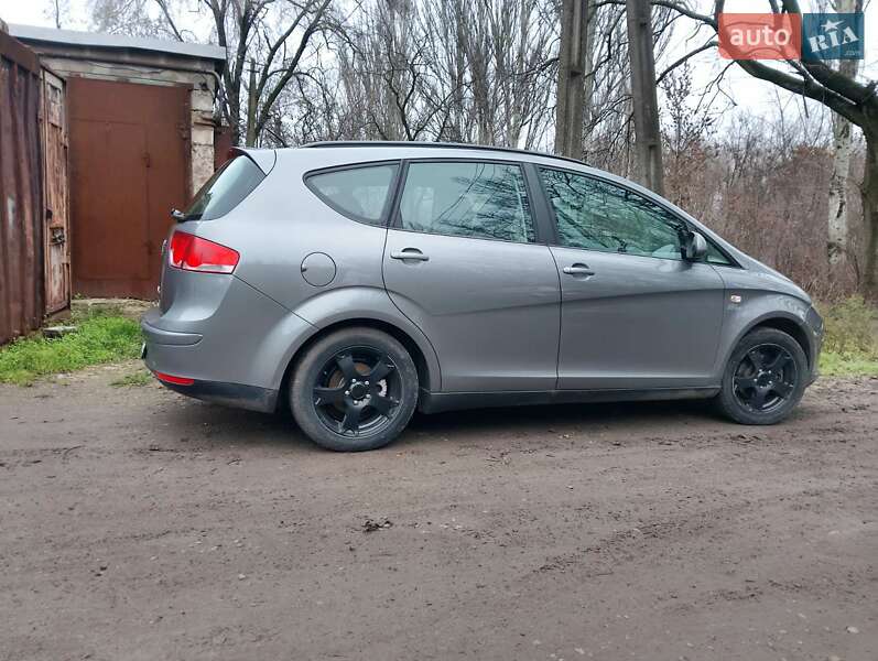 Минивэн SEAT Altea XL 2008 в Кривом Роге Минивэн SEAT Altea XL 2008 в Кривом Роге