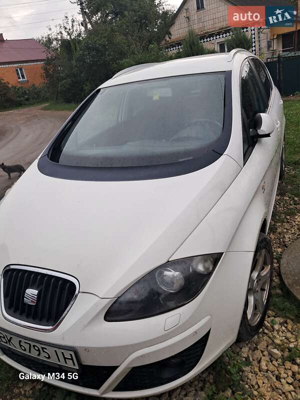 Минивэн SEAT Altea 2010 в Ровно