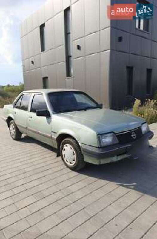 Седан Opel Ascona 1987 в Фастове