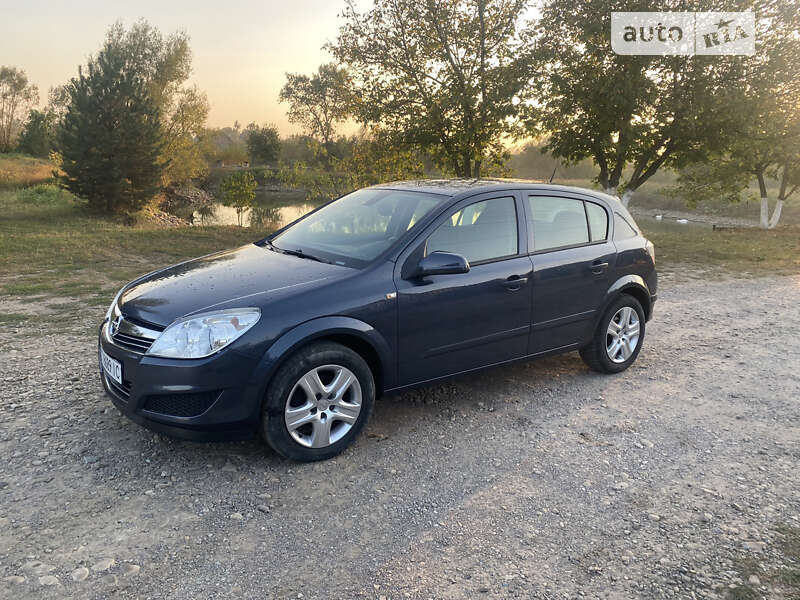 Хэтчбек Opel Astra 2008 в Ивано-Франковске Хэтчбек Opel Astra 2008 в Ивано-Франковске