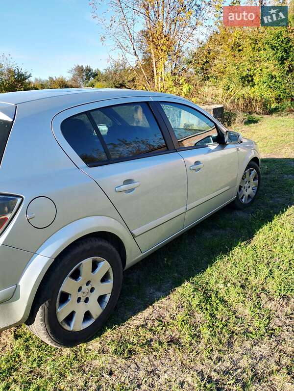 Хетчбек Opel Astra 2007 в Києві
