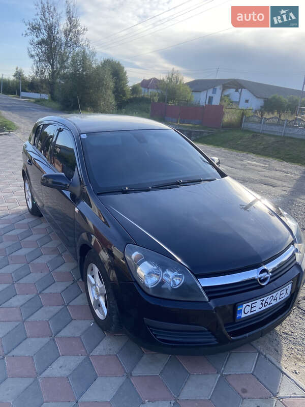 Хэтчбек Opel Astra 2006 в Черновцах