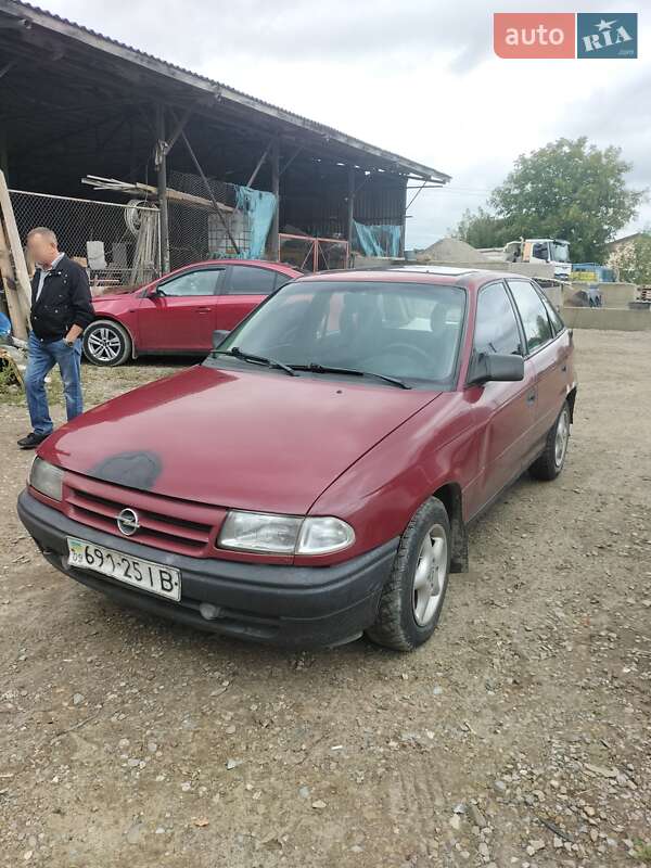 Хэтчбек Opel Astra 1992 в Ивано-Франковске Хэтчбек Opel Astra 1992 в Ивано-Франковске