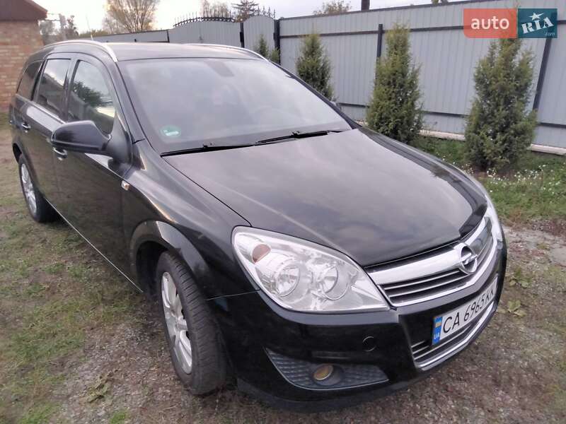 Універсал Opel Astra 2009 в Смілі Універсал Opel Astra 2009 в Смілі