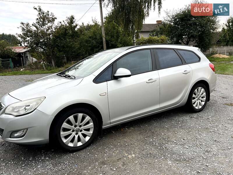 Универсал Opel Astra 2011 в Ровно Универсал Opel Astra 2011 в Ровно