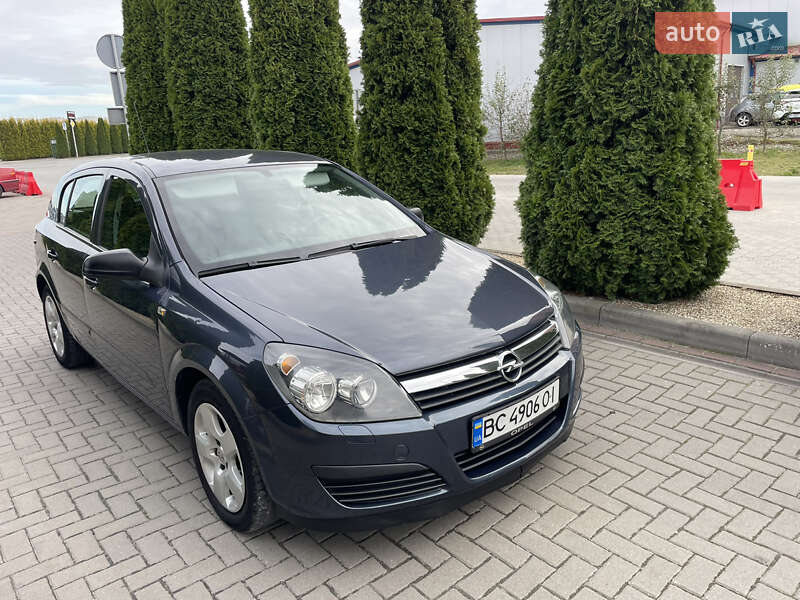 Хэтчбек Opel Astra 2006 в Городке Хэтчбек Opel Astra 2006 в Городке