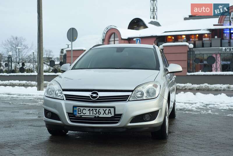 Універсал Opel Astra 2009 в Дрогобичі