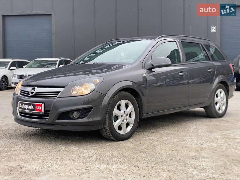 Универсал Opel Astra 2011 в Львове