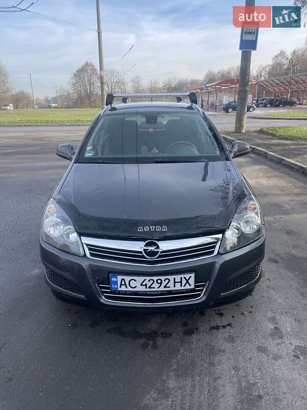 Универсал Opel Astra 2010 в Луцке Универсал Opel Astra 2010 в Луцке