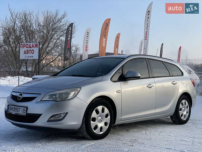 Универсал Opel Astra 2011 в Бердичеве
