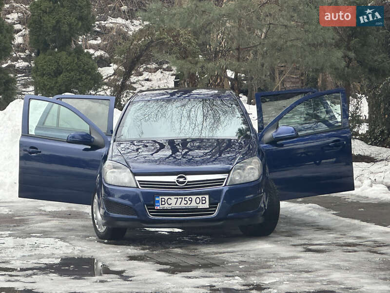 Универсал Opel Astra 2011 в Дрогобыче Универсал Opel Astra 2011 в Дрогобыче