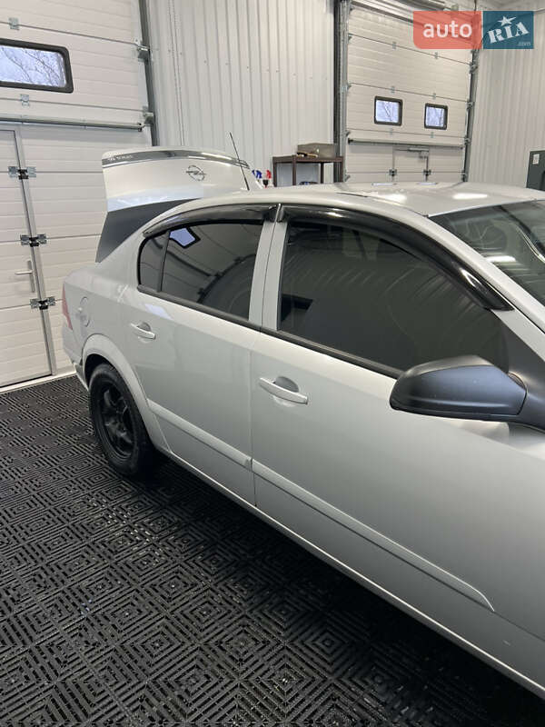 Седан Opel Astra 2008 в Киеве