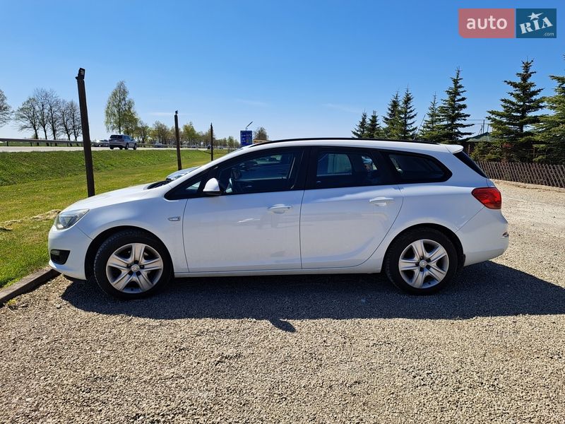 Универсал Opel Astra 2014 в Ужгороде