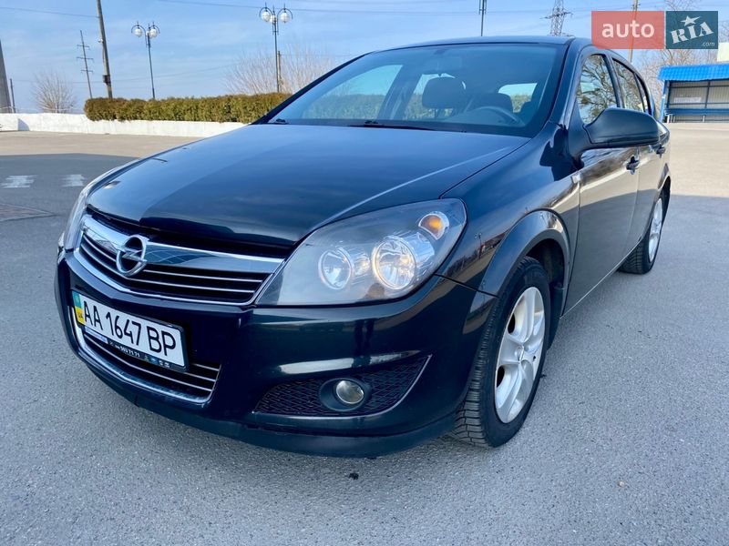 Хэтчбек Opel Astra 2012 в Белой Церкви