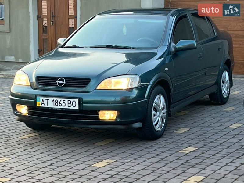 Седан Opel Astra 2005 в Косове